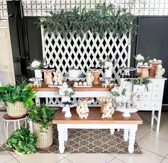 Celosía blanca con verde, en una fiesta